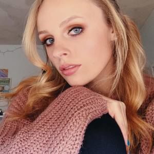 Meet your Posher, Astrid